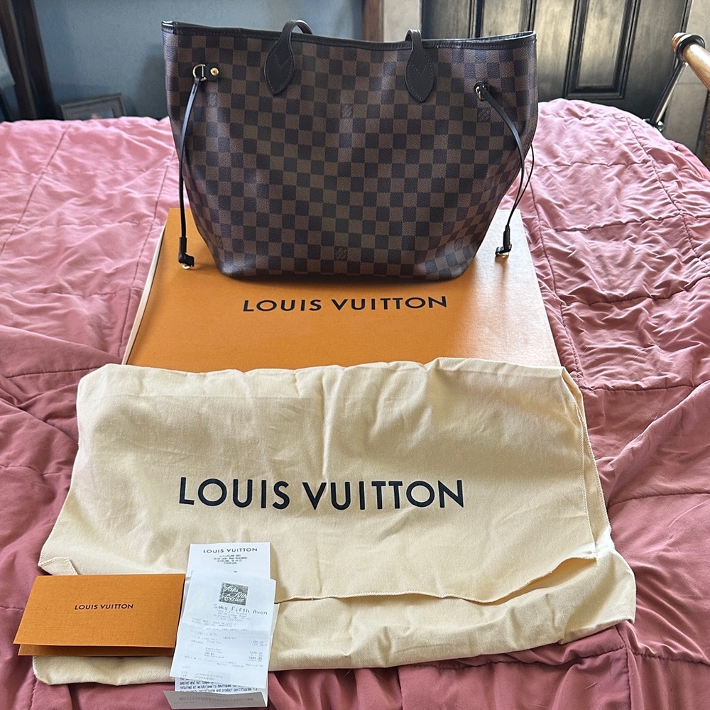 Louis Vuitton Neverfull Damier MM Tote